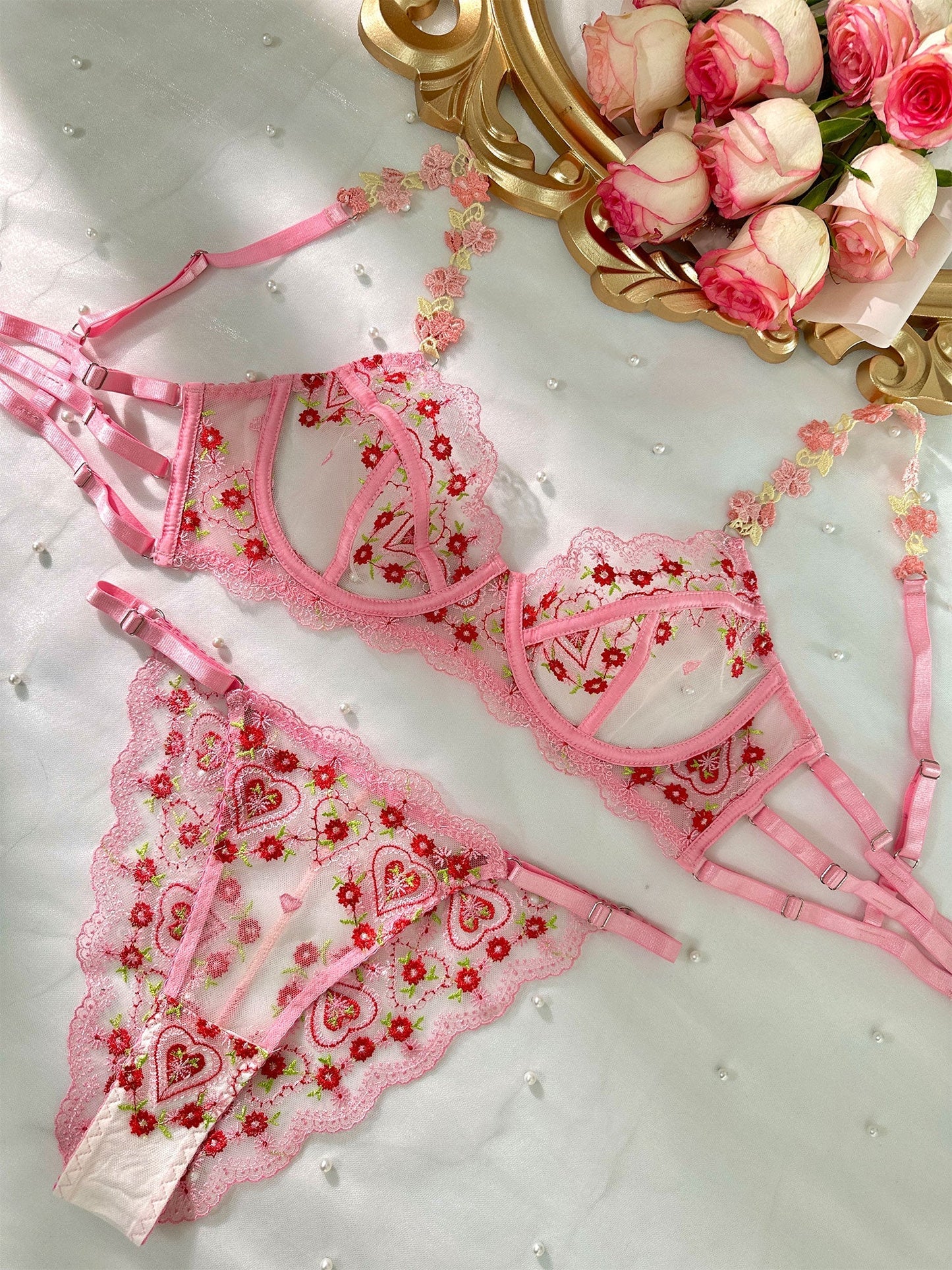 Completo intimo rosa con tenero cuore