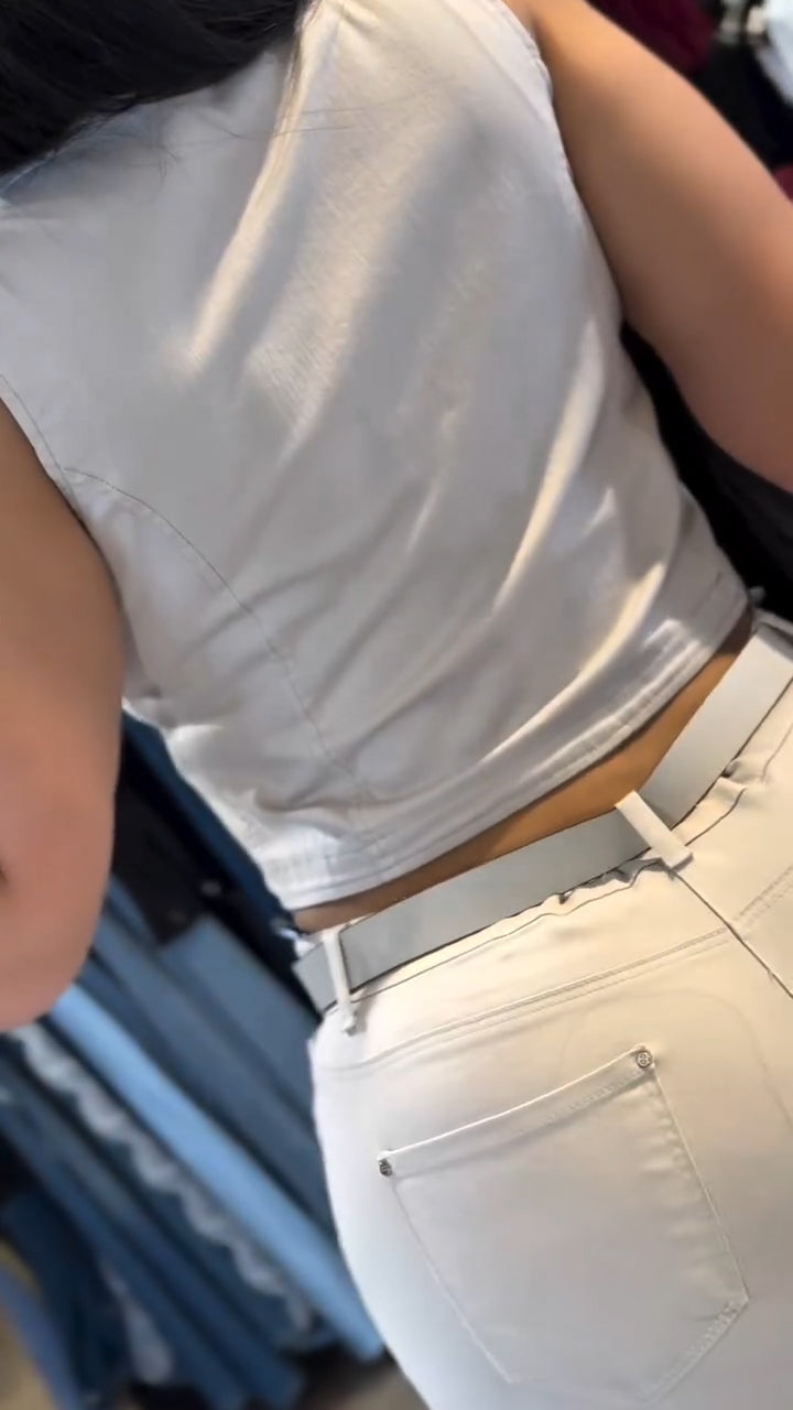 Completo casual da donna con scollo rotondo e pantaloni