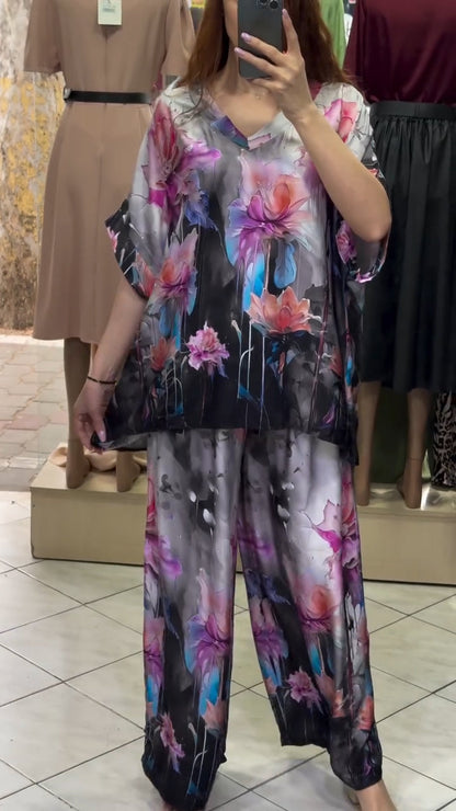 Ladies' V-neck Painted Printed Top + Pants Loose Casual Suit - MYSTERYBOXS