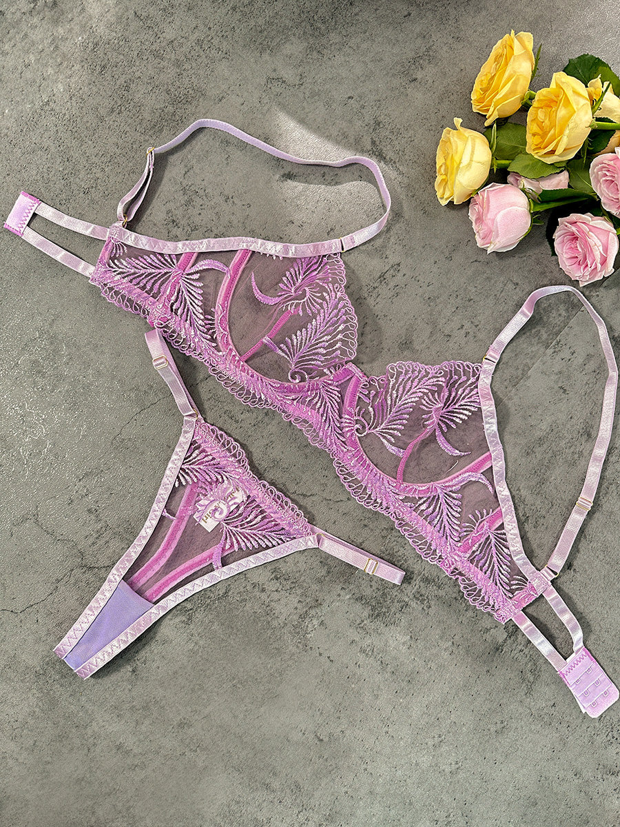 Completo intimo elegante con ricamo Essence viola