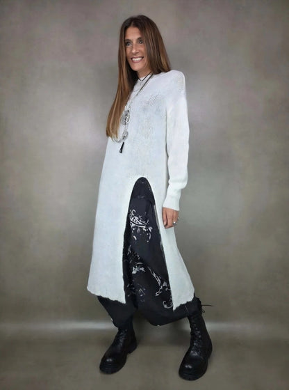 Solid color long-sleeved slit knit midi dress
