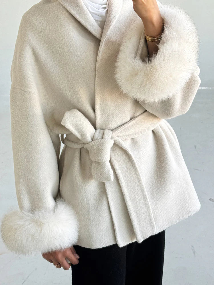 Elegant wool coat for women, with faux fur belt and cuffs - MYSTERYBOXS