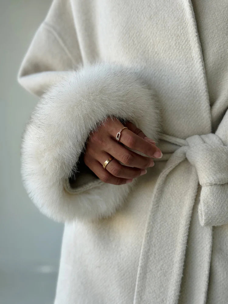 Elegant wool coat for women, with faux fur belt and cuffs - MYSTERYBOXS
