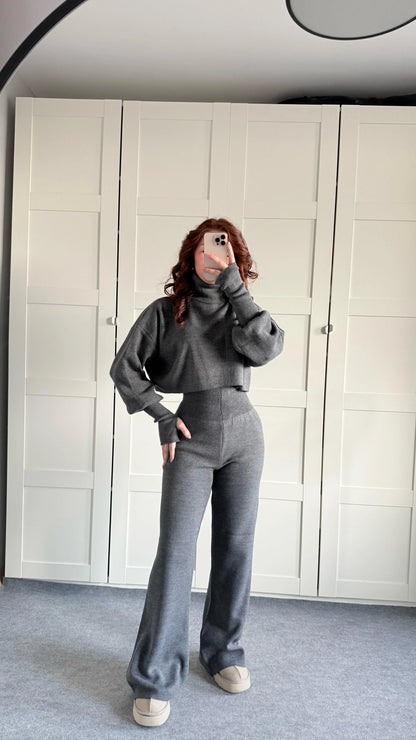 High-neck cropped sweater and high-waisted pants knit set - MYSTERYBOXS