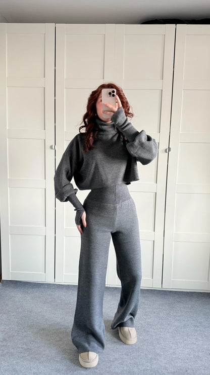 High-neck cropped sweater and high-waisted pants knit set - MYSTERYBOXS