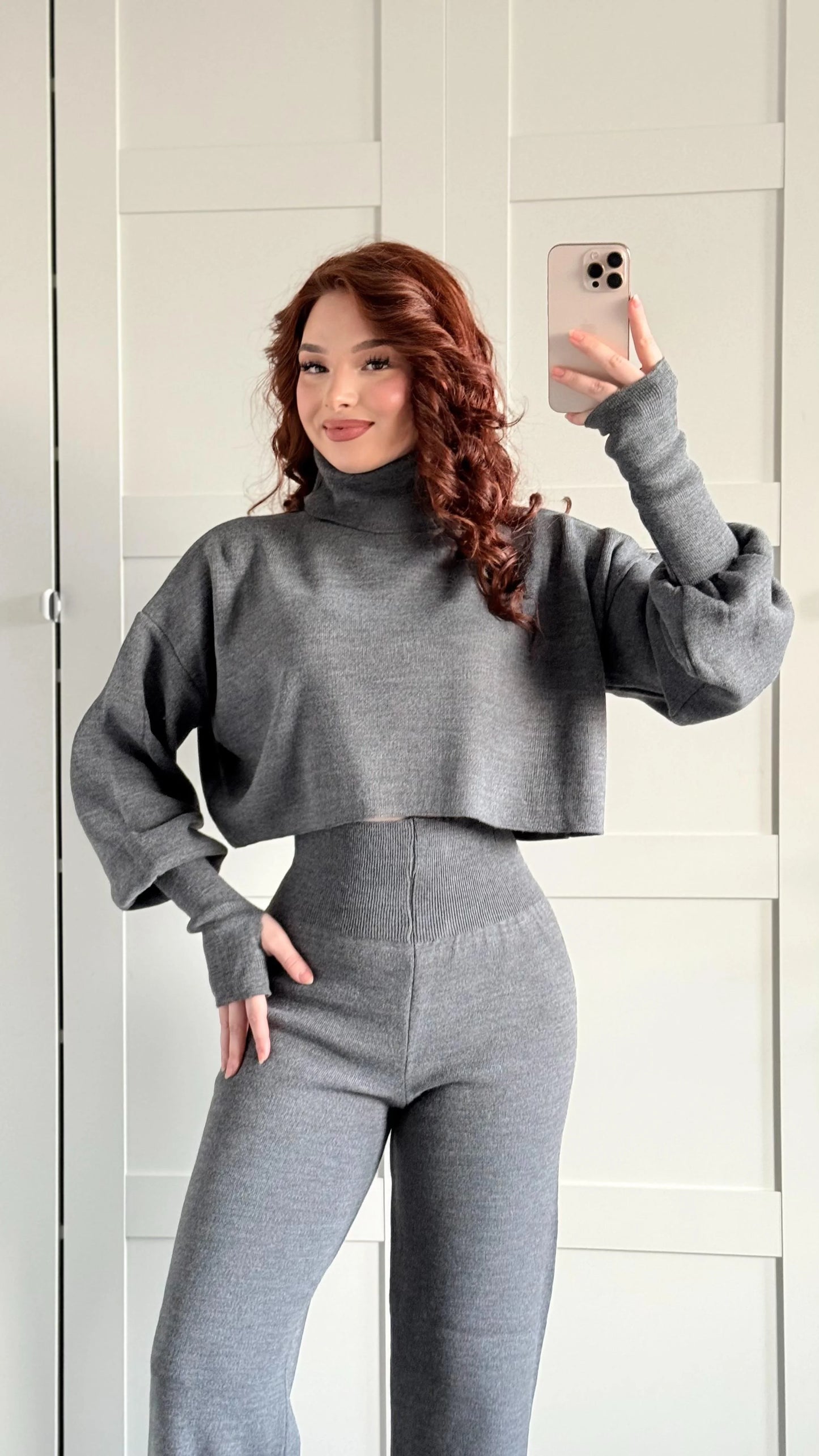High-neck cropped sweater and high-waisted pants knit set - MYSTERYBOXS