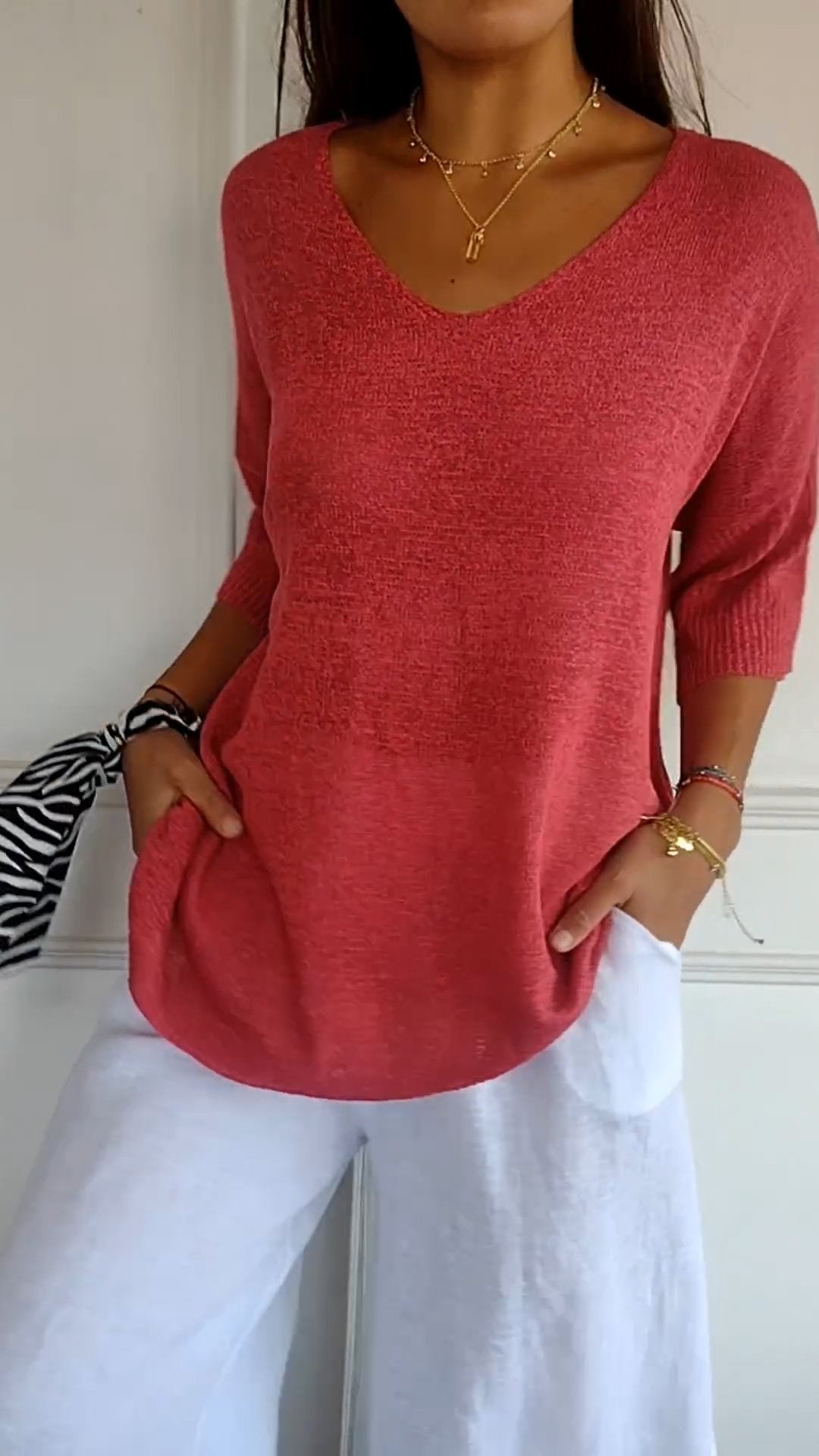 Rosel - Plain knitted top with V-neck - MYSTERYBOXS