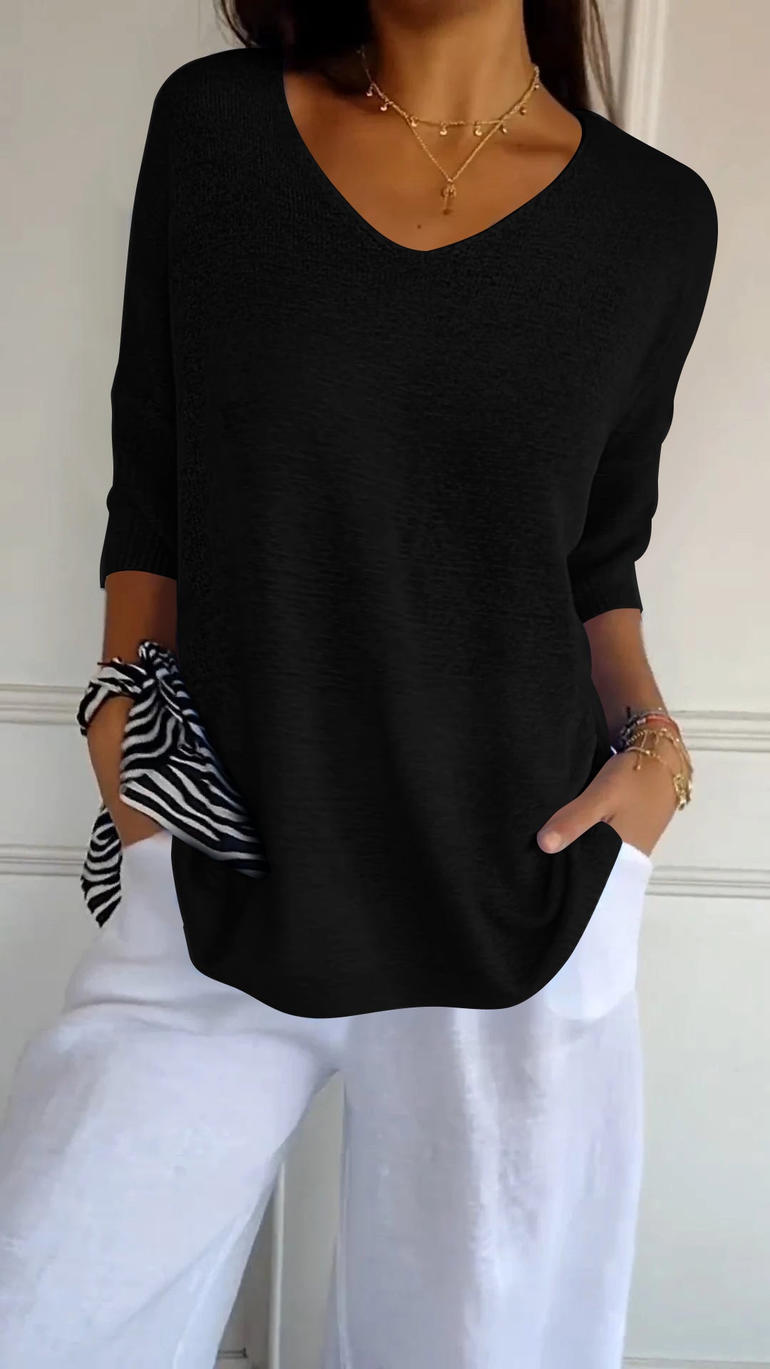 Rosel - Plain knitted top with V-neck - MYSTERYBOXS