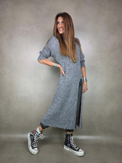 Solid color long-sleeved slit knit midi dress